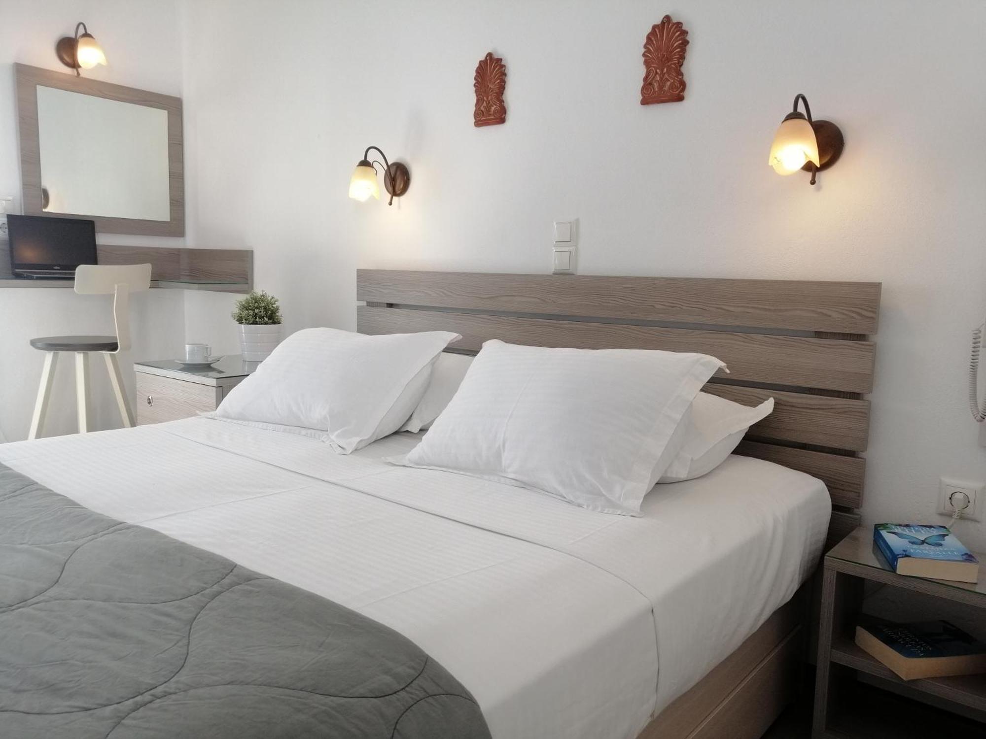 Christina Hotel, Adults Only, Heated Salt Water Pool 2* Naoussa