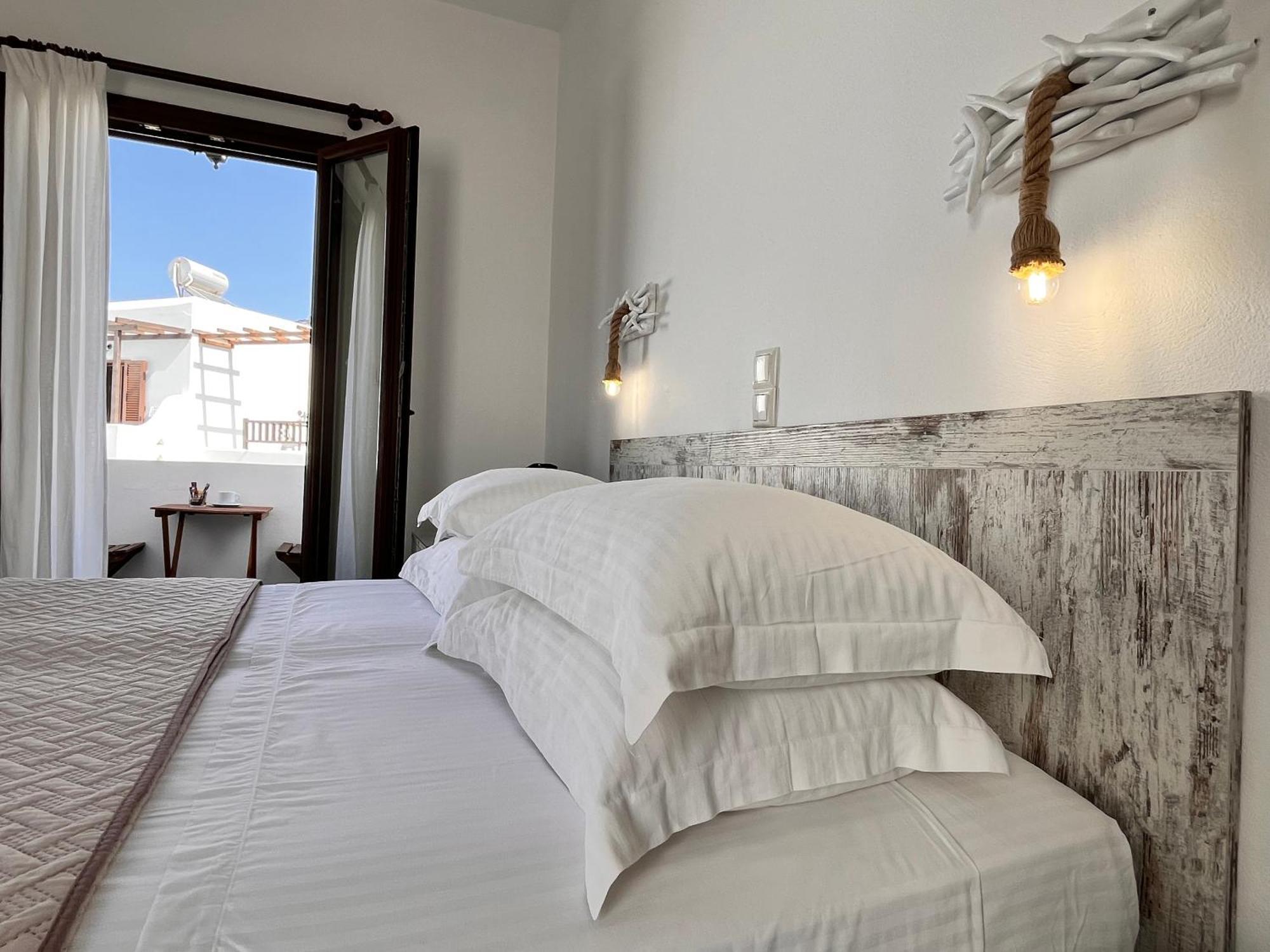 Christina Hotel, Adults Only, Heated Salt Water Pool Hotel Naoussa