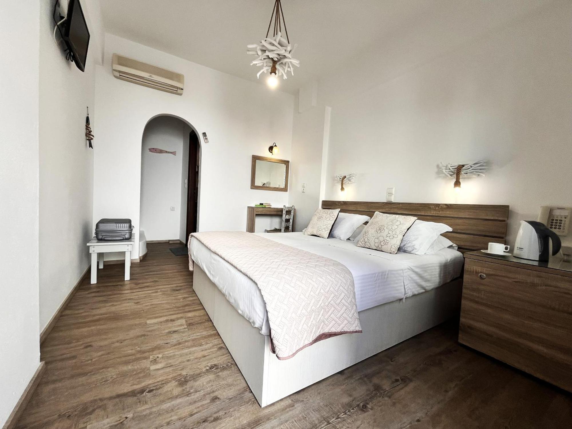 Hotel Christina Hotel, Adults Only, Heated Salt Water Pool Naoussa