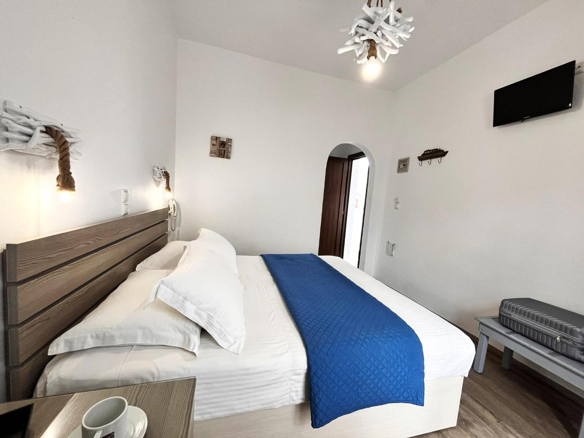 Hotel Christina Hotel, Adults Only, Heated Salt Water Pool 2*