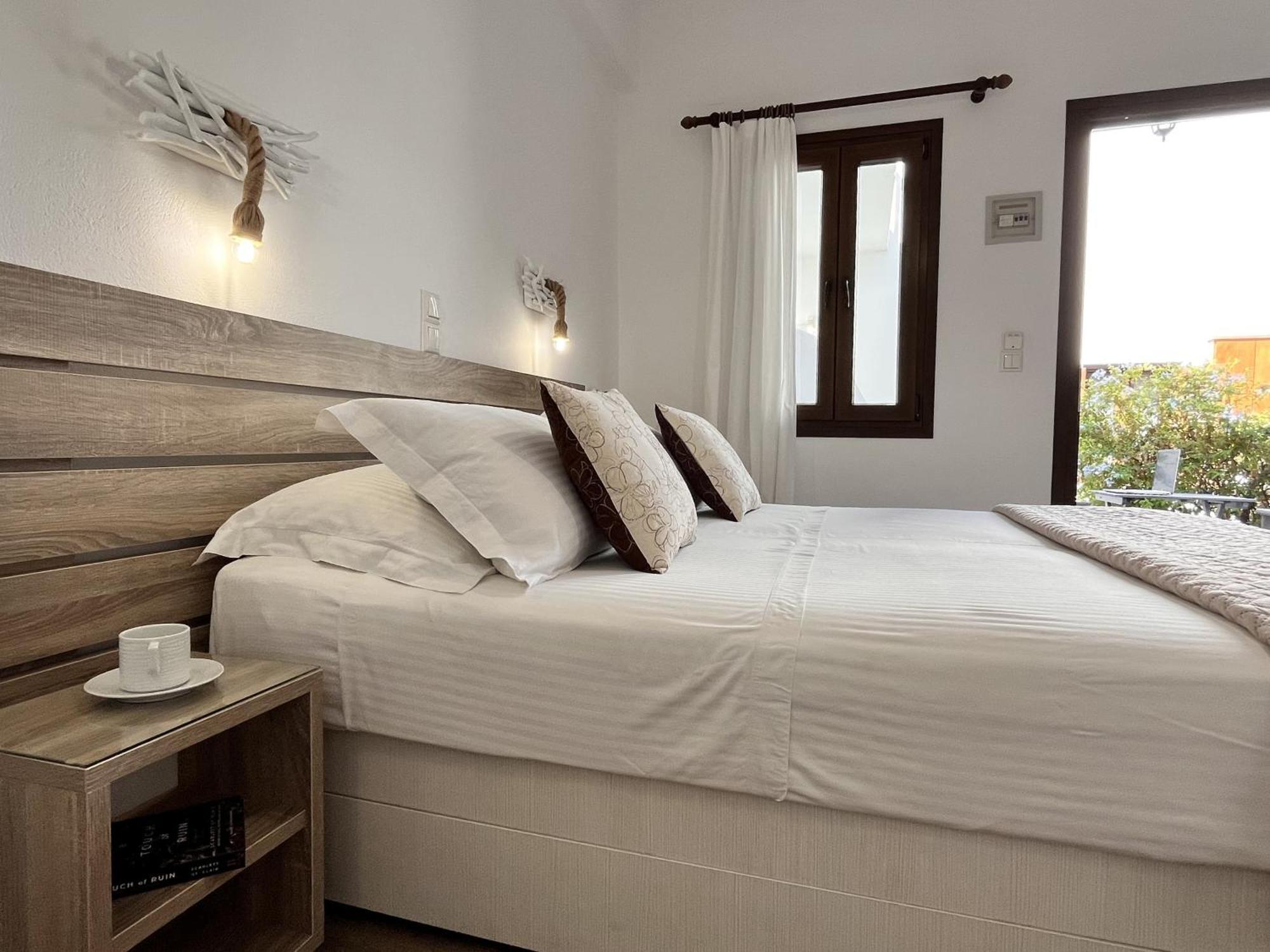 Christina Hotel, Adults Only, Heated Salt Water Pool Hotel Naoussa