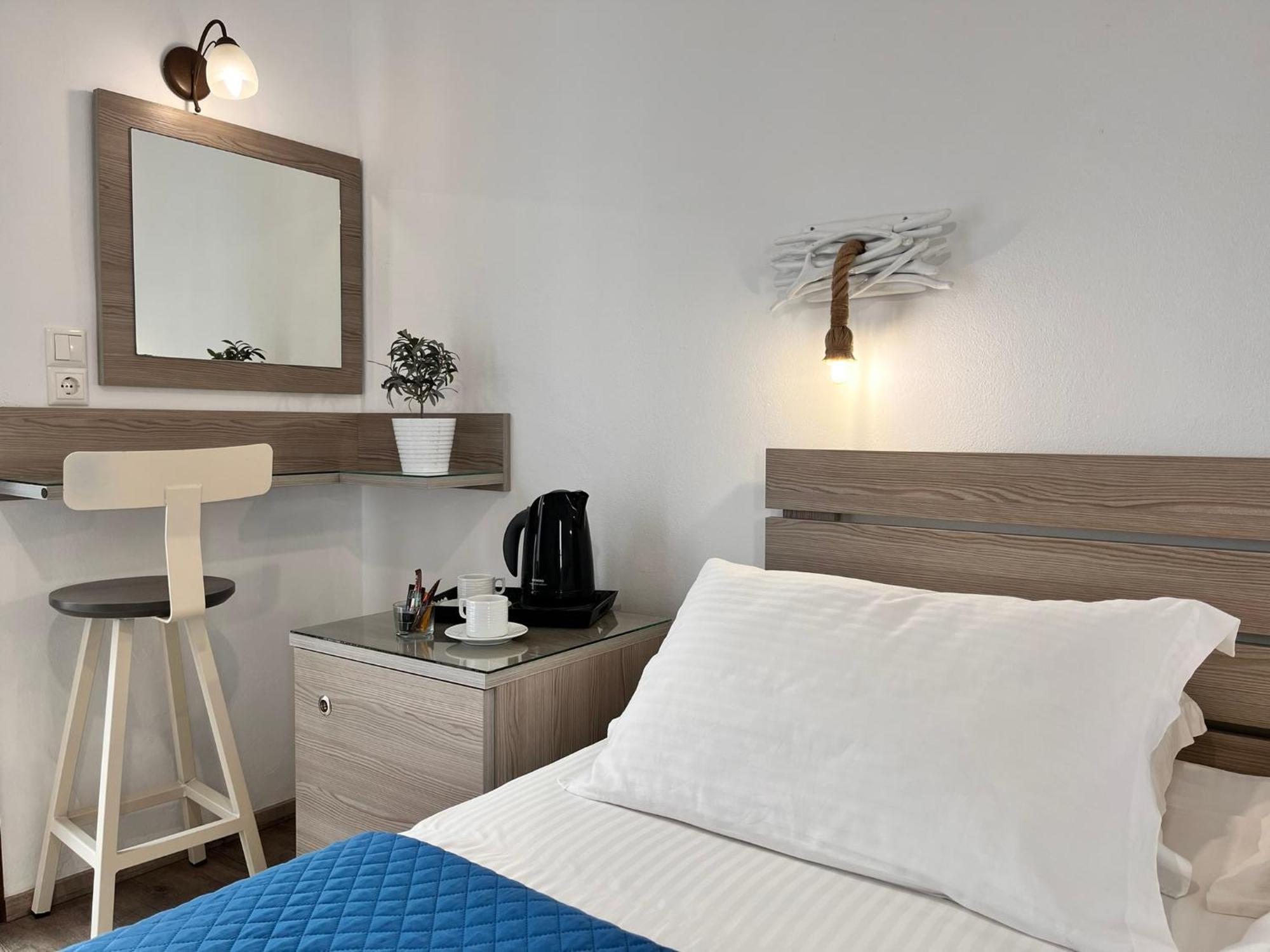 Christina Hotel, Adults Only, Heated Salt Water Pool Hotel 2*