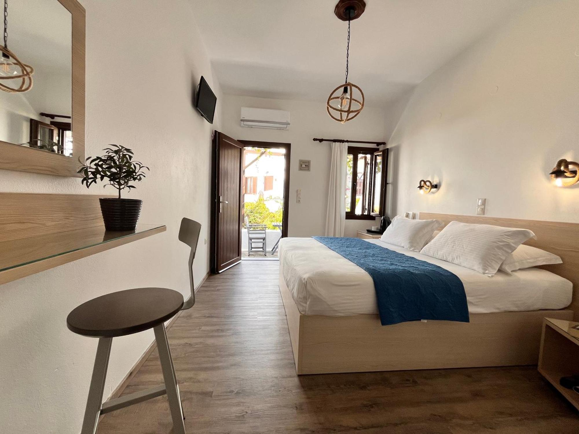Christina Hotel, Adults Only, Heated Salt Water Pool 2*